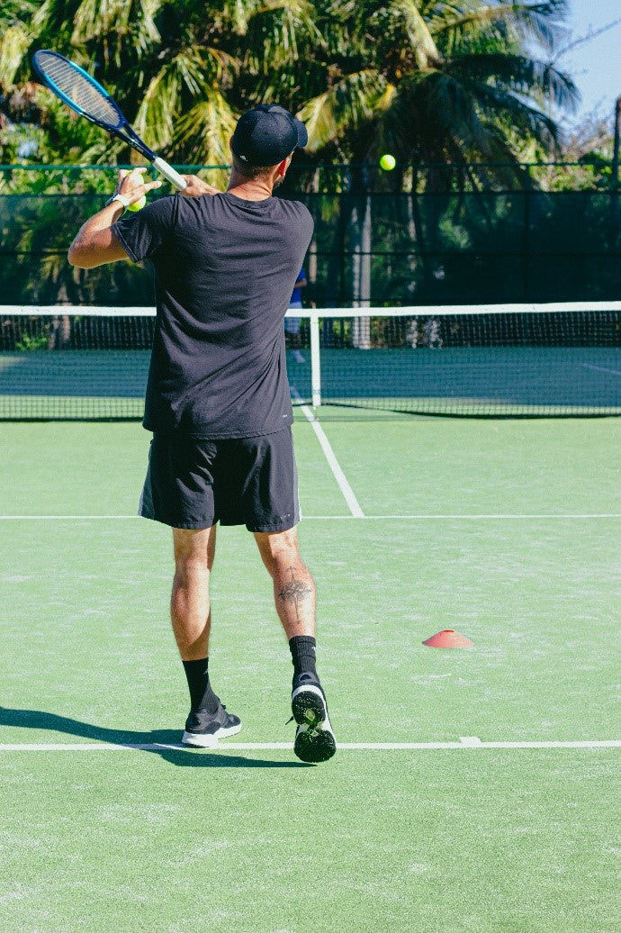 5 principales factores que influyen en el rebote de una bola de tenis